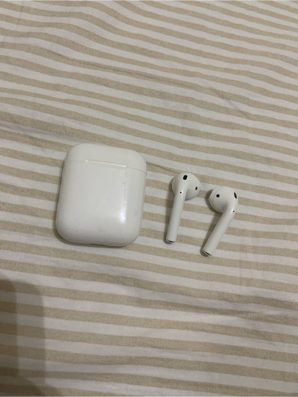 Apple AirPods Wireless Earbuds with Charging Case - White